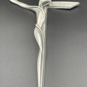 2003 Pewter Contemporary Serpentine Cross Crucifix Good Triumphed Evil 9”